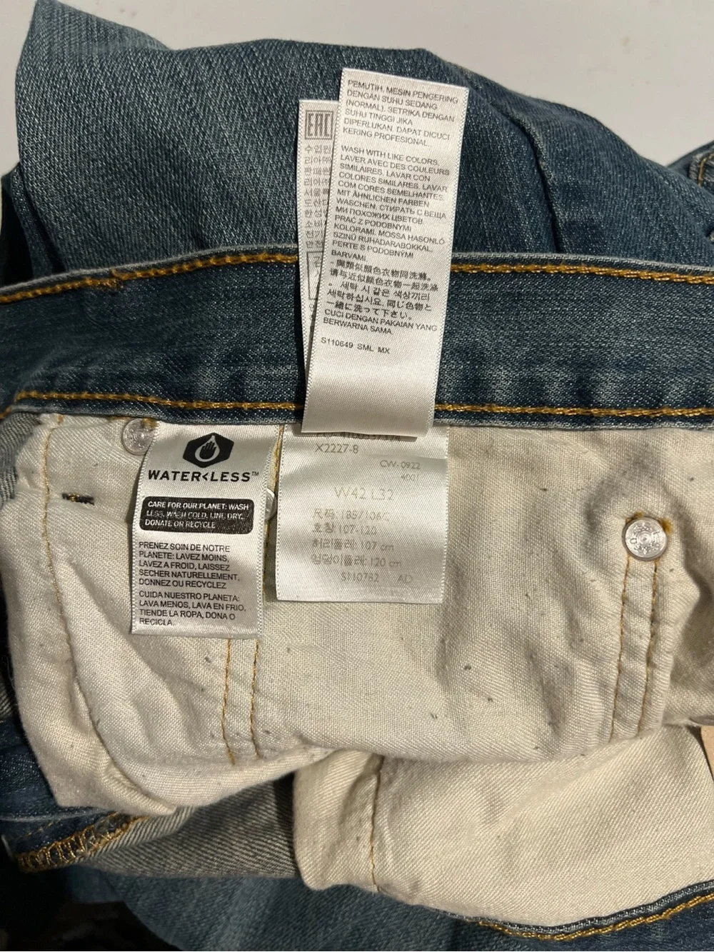 Levi's 559 Jeans Men's 42/32 Medium Wash Indigo Straight-Leg Relaxed Fit